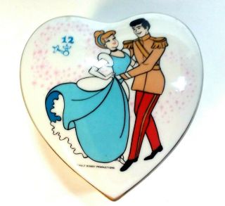 Vintage Walt Disney " Cinderella & Prince Charming " Heart Trinket Box S/h