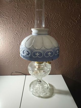 Vintage Washington Drape Aladdin Oil Lamp - With White And Blue Shade
