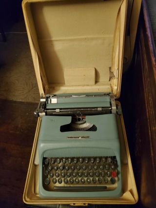 Olivetti Lettera 44 Typewriter With Case.  Made In Italy.  Vintage Very.