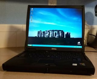 Vintage Dell Inspiron 4100 Laptop Running Both Windows Xp And Windows 98