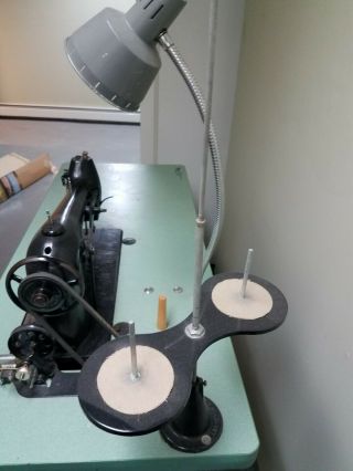 Vintage SINGER Model 96 - 10 Sewing Machine Local 2