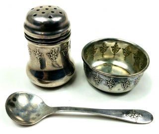 Vintage Sterling Silver 7714 Salt Cellar Pepper Shaker And Spoon 3