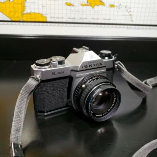 Vintage Asahi Pentax K1000 35mm Slr Film Camera W/ 1:1.  7 Lens 50mm Lens Japan