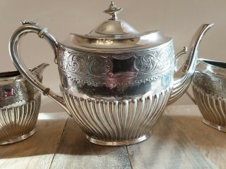 FANTASTIC QUALITY VICTORIAN SILVER PLATED THREE - PIECE TEASET BY JAMES DEAKIN 2