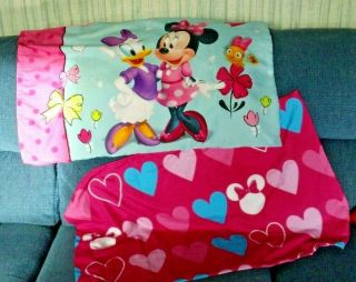 Disney Minnie Mouse And Daisy Duck Set Of 2 Standard Size Pillow Cases