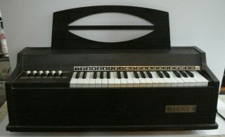 Vtg 1960s Magnus Electric Chord Organ Model 391 W/o Legs & Usa