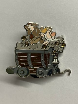 2014 Disney Mystery Pin Snow White And The Seven Dwarfs Mine Cart Car Sneezy
