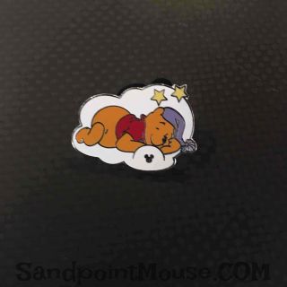 Disney Global Lanyard Cloud Nap Winnie The Pooh Sleeping Pin (uf:40029)
