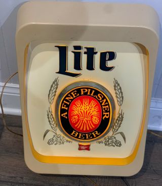 Vintage Miller Lite Beer " A Fine Pilsner " Lighted Sign