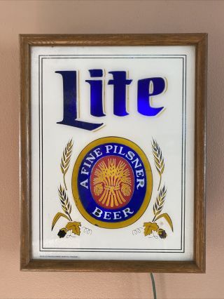 Vintage Miller Lite Beer Lighted Bar Sign 1982 Light 21x17” Cool