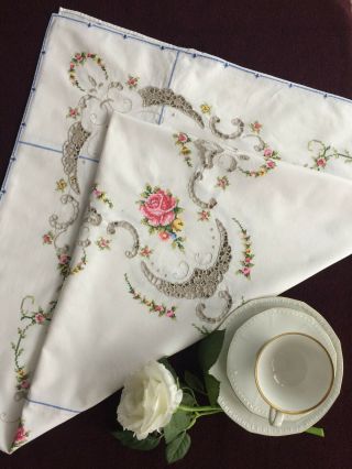 Cross Stitch Vintage Handmade Tablecloth Floral Hand Embroidered Lace Square