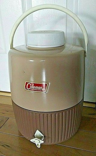 Vintage Coleman Classic Brown & Tan 2 Gallon Water Jug Thermos Cooler Cup 1961