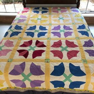 Vintage Hand Quilted All Cotton Feed Sack Four Tulips Quily; Full; Good