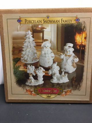 Vintage Grandeur Noel Collectors Edition 2000 Christmas Porcelain Snowman Family