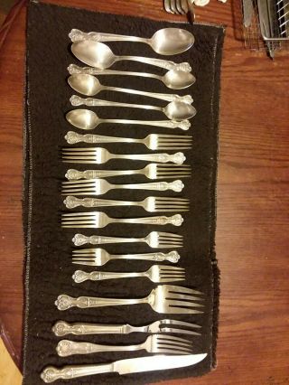 Vintage 17 Pc Wm Rogers Mfg Co.  Extra Plate Rogers Silverplate Flatware