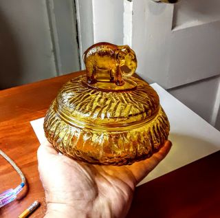 Vintage L.  E.  Smith Honey Amber Glass Powder Jar Elephant Figural Lid