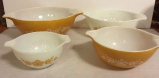 Complete Set Of 4 Vintage Pyrex Gold And White Butterfly Cinderella Mixing Bowls