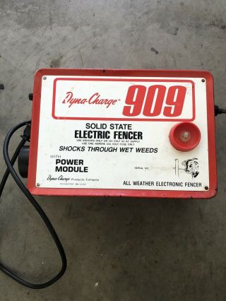 Dyna - Charge Electric Fence Charger Vintage Model 909 Solid State Battery Fencer
