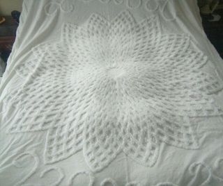 Vintage Chenille White Queen Full Bedspread Coverlet 100 " X117 "