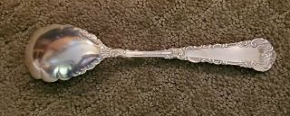 Wm Rogers Yale Pattern Scalloped Edge Serving Spoon Very Pretty Berry ? 2