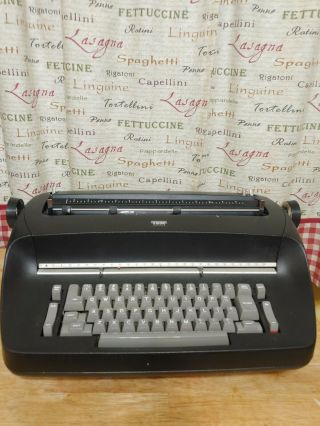 Vintage 1960 ' s IBM Selectric Typewriter black only READ 2