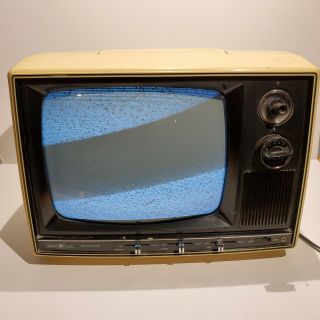 Vintage Sears Solid State Portable Black & White Television Yellow 1978