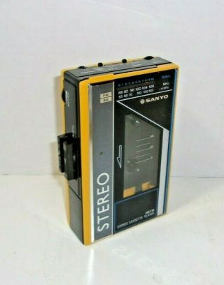 Vintage Sanyo Walkman Mgr59 Stereo Am/fm Yellow Cassette Player