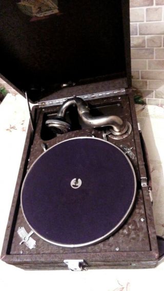 Vintage USSR GRAMOPHONE PHONOGRAPH Portable Record Player 