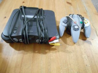 Vintage Nintendo 64 Console Complete W/ Cables Controller Nus - 001