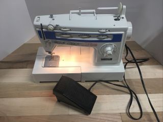 Tailor Professional Heavy Duty Sewing Machine Model 834 With Foot Pedal Vintage