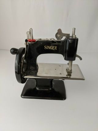 Vtg Singer Sewhandy Child ' s Sewing Machine Model No.  20 With Clamps Instructions 2