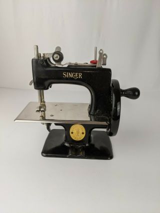 Vtg Singer Sewhandy Child ' s Sewing Machine Model No.  20 With Clamps Instructions 5