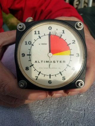 Vintage Chest Mount Altimaster Ii Altimeter W/pillow - Steve Snyder Enterprises
