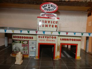 Marx Tin Toy Vintage Car Service Center W/elevator - Metal Litho