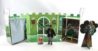 Vintage 1974 Wizard Of Oz Emerald City Playset With 8 " Wizard Action Figure