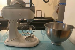 Kitchenaid By Hobart Usa Stand Mixer Model 4 - C Vintage White W/ Bowl And Wisk