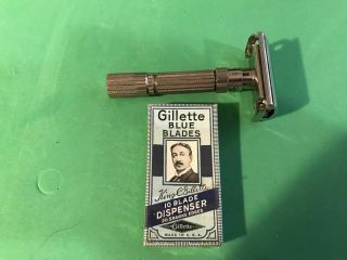 Vintage Razor - - Gillette Fat Boy {e - 3} Razor With Nos Blue Blade Dispenser
