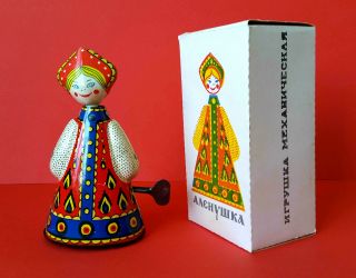 1970s Ussr Russia Soviet Wind Up Tin Folk Costume Doll АЛЕНУШКА With Key