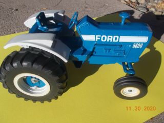 Vintage 1970s Ertl 1/12 Scale Extra Large Ford 8600 Tractor