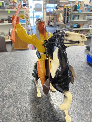 Vintage Hartland Cochise and Horse Figures 3