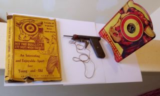 Vintage Chicago Tool & Stamping Co.  Tin Toy Target Set.  Eye Moves 1940s? W/box
