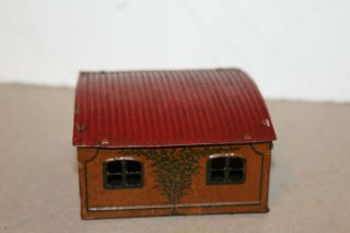 VINTAGE 1920 ' s TIN LITHOGRAPH PENNY TOY GARAGE 2