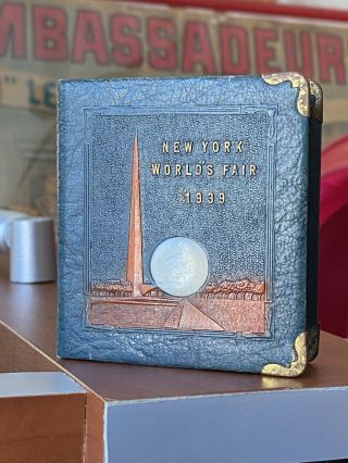 Vintage 1939 York Worlds Fair Souvenir Coin Bank Book Shaped Zell Products