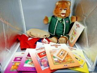 Teddy Ruxpin Orig 1985 Bear With 8 Books 8 Cassettes And 2 Outfits