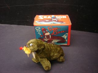 Vintage Sea Lion Tin Toy Windup Made In Occupied Japan T.  N Old Stock