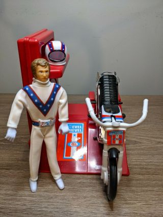 California Creations The Wind - Up And Go Extreme Evel Knievel Stunt Cycle
