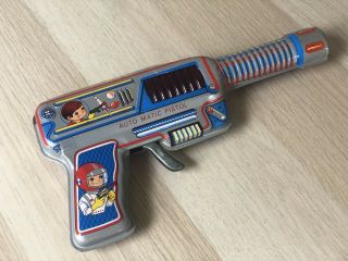 Vintage Space Ray Gun St - Vintage Made In Japan - Tin Toy