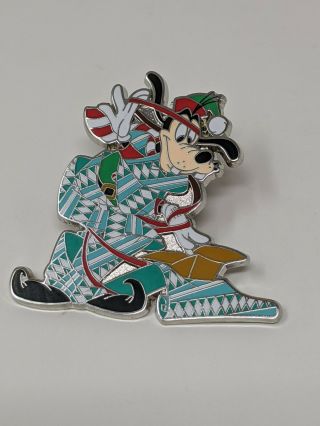 Goofy Wrapping Paper Christmas Holidays 2020 Disney Pin Trading