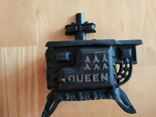 Vtg Miniature Queen Cast Iron Stove and Accessories 2