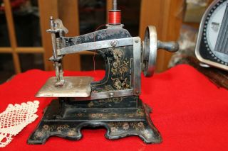 Antique Made In Germany Cast Iron Hand Crank Toy Sewing Machine Handpainted